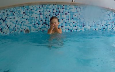 Ogni tanto mio figlio in piscina ha la “giornata no”! Cosa posso fare?