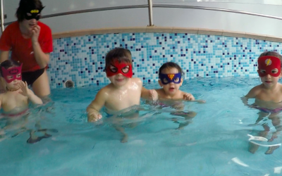 Nuoto bimbi da 0 a 3 anni: fa bene?!